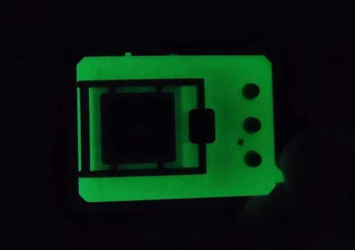 Bandai - Virtual pet keychain - Glow-in-the-dark virtual pet, Games en Spelcomputers, Spelcomputers | Overige Accessoires