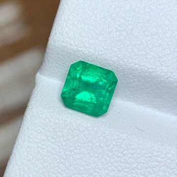 Zonder Minimumprijs - 1 pcs Groen Smaragd - 1.59 ct - Asian