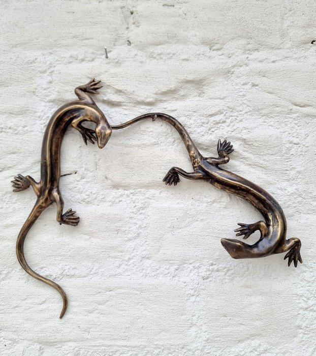 Beeldje - Salamanders aan de muur (2) - Brons, Antiek en Kunst, Curiosa en Brocante