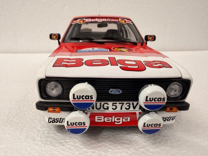 Sunstar 1:18 - Modelauto - Ford Escort RS 1800 Mk2 – Belga, Hobby en Vrije tijd, Modelauto's | 1:5 tot 1:12
