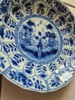 Coupelle chinoise porcelaine bleu blanc décor floral -, Antiek en Kunst