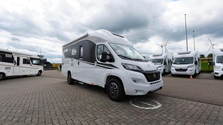Wingamm Oasi 690 Twins nieuw met daginschrijving 00756, Caravans en Kamperen, Mobilhomes, Automaat, L-zit, Diesel, tot en met 4