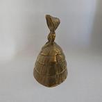 Belgique. Tafelbel (1) Dame met hoepelrok en handtas ca.