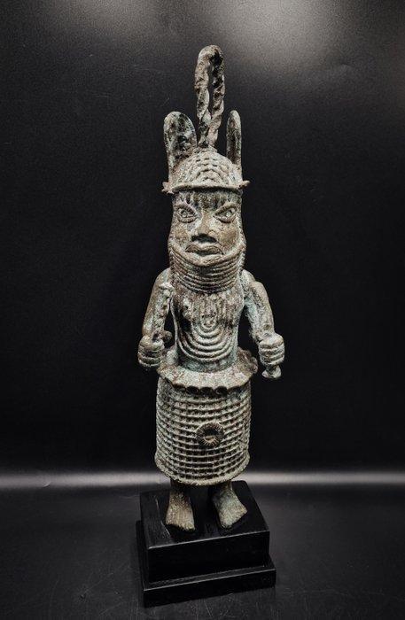 PRACHTIG BRONZEN BEELDJE VAN KONING OONI VAN IFE - beni-edo, Antiek en Kunst, Kunst | Niet-Westerse kunst