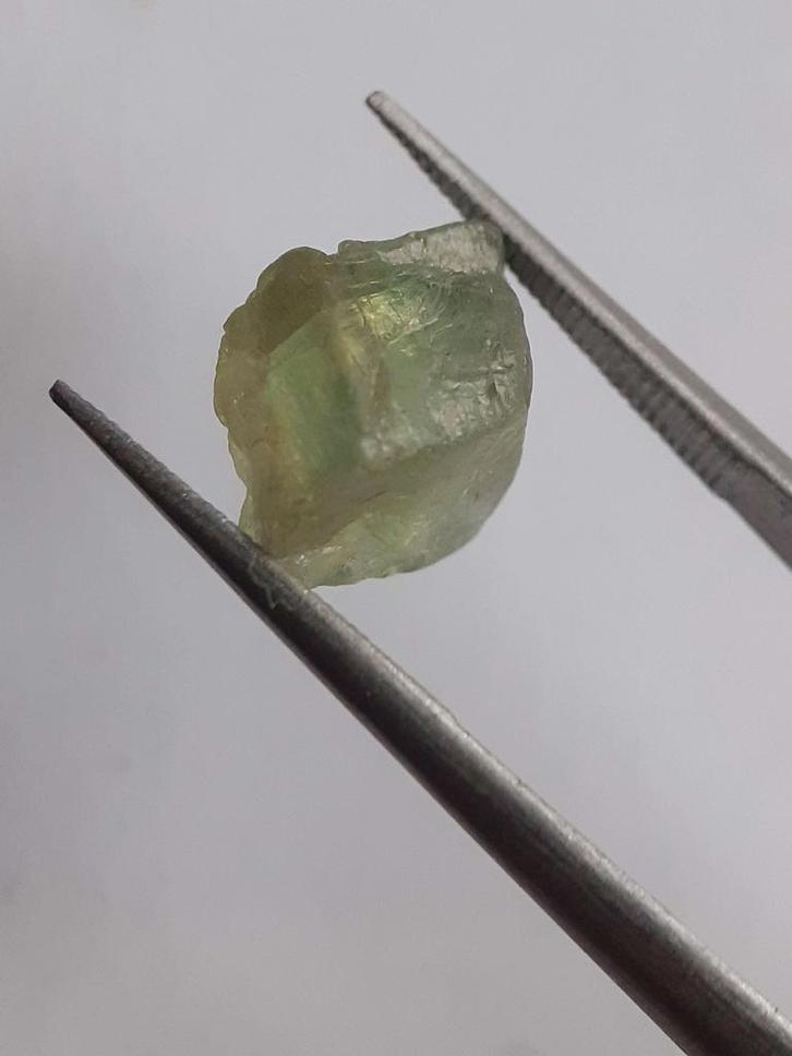 Natural green Apatite - 4.413 ct - Rough Gemstone for faceti, Collections, Minéraux & Fossiles, Envoi