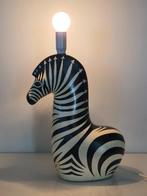Lamp - Papier-maché - „Zebra” project geïnspireerd door het