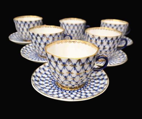 Lomonosov Imperial Porcelain Factory - A.Yatskevich -, Antiek en Kunst, Antiek | Meubels | Tafels