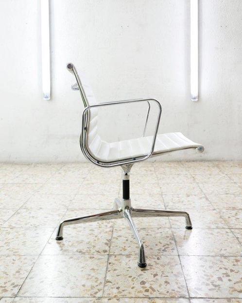 Vitra - Charles & Ray Eames - Bureaustoel - Aluminium Stoel, Antiek en Kunst, Antiek | Meubels | Stoelen en Sofa's