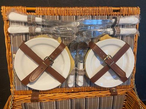 Stijlvolle picknickmand met inhoud voor 4 personen - Panier, Antiek en Kunst, Curiosa en Brocante