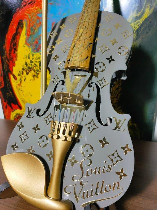 fp pop art - Louis vuitton violon gris Genardo full laque, Antiek en Kunst, Kunst | Designobjecten