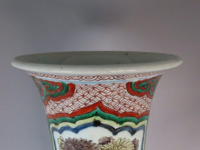 Vaas - Porselein - WUCAI - PLUM BLOSSOMS, PEONIES AND, Antiquités & Art, Antiquités | Autres Antiquités