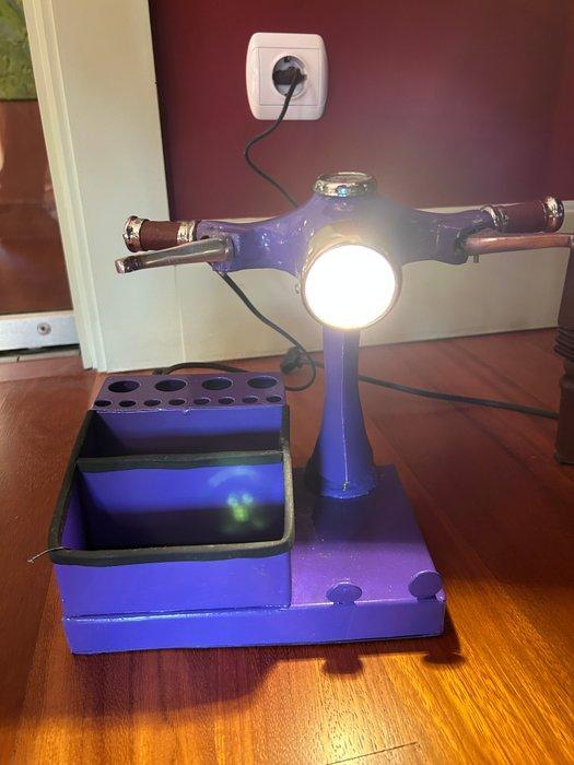 Vespa “Desk Edition” - Tafellamp - Uniek en bijzonder, Antiquités & Art, Curiosités & Brocante