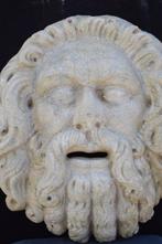 Figure - Mascherone représentant la divinité grecque Zeus,