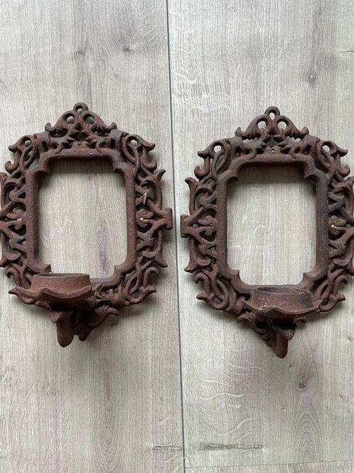 Kandelaar (2) - IJzer - Gietijzeren muurkandelaar, Antiek en Kunst, Curiosa en Brocante