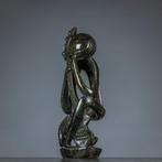 Beeld, De gitaarspeler - 500 mm - Serpetine steen - 2021, Antiek en Kunst