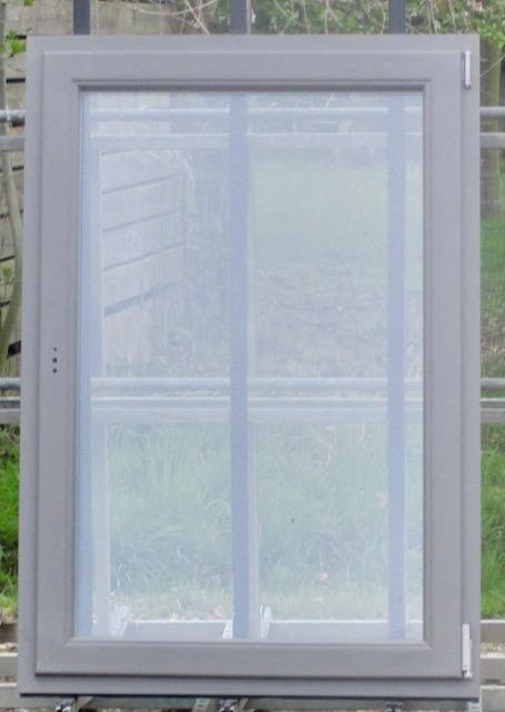 pvc raam , chassis ,venster , kozijn 94 x 137 kwartsgrijs, Doe-het-zelf en Bouw, Raamkozijnen en Schuifdeuren, Inclusief glas