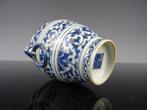 Vase - Porcelaine - Chine - marque Qianlong, Antiek en Kunst