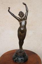 Fernand David - Sculpture, Léveil - 37 cm - Bronze patiné, Antiek en Kunst