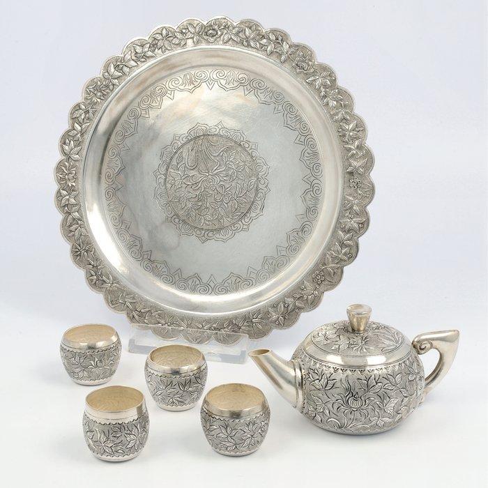 Miniatuur theeservies - Miniatuur figuur (6) - .950 zilver, Antiek en Kunst, Antiek | Zilver en Goud