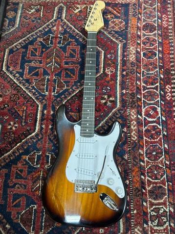 Lintage Guitars - ST-1 (Stratocaster) 3-way Sunburst - - beschikbaar voor biedingen