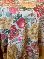 Exclusief tafelkleed met bloemen- en granaatappelmotief voor