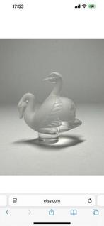 Lalique - Figurine - “Two Swans” – Frosted Crystal Small