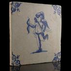 Post-middeleeuws Nederlandse Delfts Blauwe Tegel met Amor, Antiek en Kunst