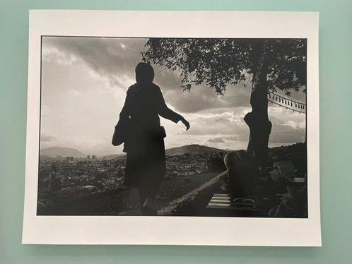 Matthieu Chazal (1974 – 2024) - Sur les hauteurs de Sarajevo, Antiek en Kunst, Kunst | Designobjecten