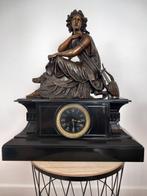 Horloge de cheminée avec personnage Napoléon III Marbre,