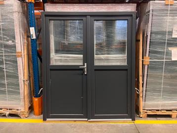 Garagedeur, staldeur, pvc raam, Kunststof deur, schuiframen, beschikbaar voor biedingen