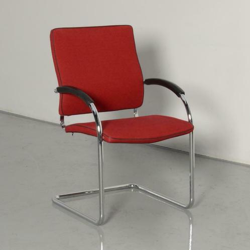 Frontseat vergaderstoel, rood, sledeframe, Huis en Inrichting, Stoelen, Gebruikt, Ophalen of Verzenden