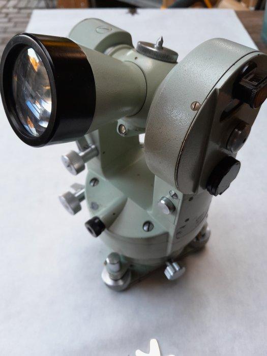Theodolite - Te-D1 - 1950-1960 - Hongarije - MOM, Verzamelen, Foto-apparatuur en Filmapparatuur