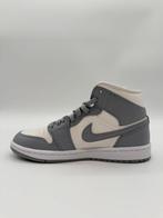 Nike - Nike Jordan 1 Mid Stealth - Sneakers - Maat: EU 38, Nieuw