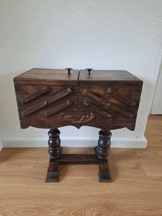 Naaidoos - Hout, eik - Naaikist, Antiek en Kunst, Curiosa en Brocante