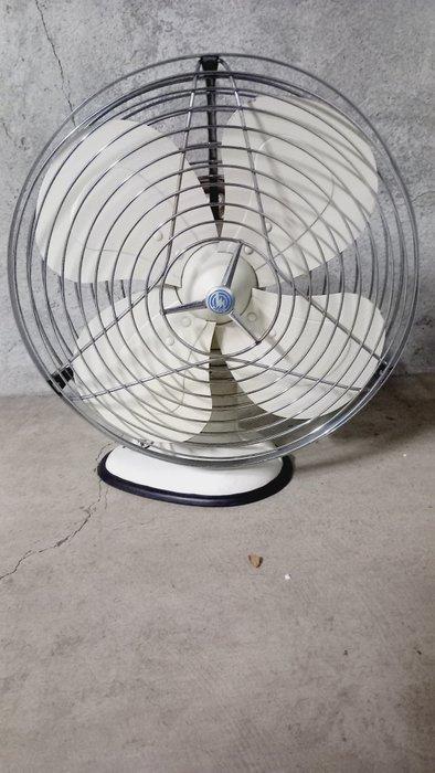 Ventilateur électrique - Acier - Ventilateur allemand Wigo, Antiquités & Art, Antiquités | Assiettes décoratives & Carrelages