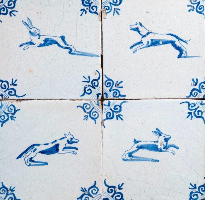 Tegel - Lot van vier oude en zeldzame Delftse keramiektegels, Antiek en Kunst, Antiek | Glaswerk en Kristal