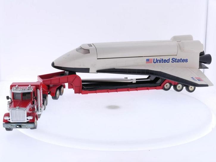 Schaal 1:55 Amerikaanse vrachtwagen met spaceshuttle #8669, Hobby en Vrije tijd, Modelauto's | 1:50, Gebruikt, SIKU, Ophalen of Verzenden