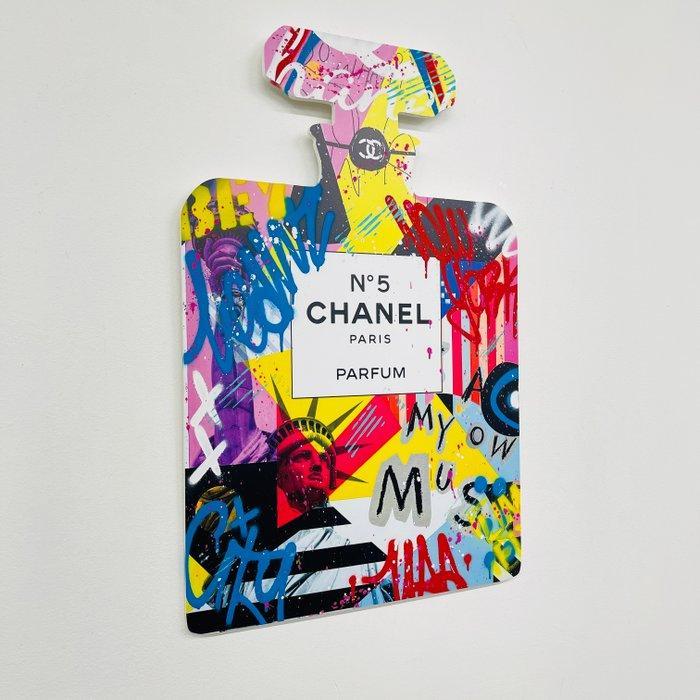 AIIROH - CHANEL N°5, Antiek en Kunst, Kunst | Designobjecten
