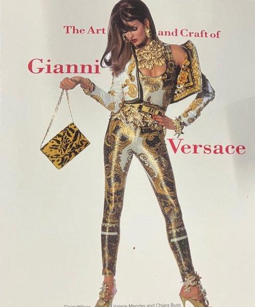 The Art and Craft of Gianni Versace 9780810965973, Boeken, Overige Boeken, Gelezen, Verzenden