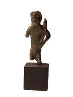 Romeins-Keltisch Bronzen figuur krijger met kruissymbool op, Antiquités & Art