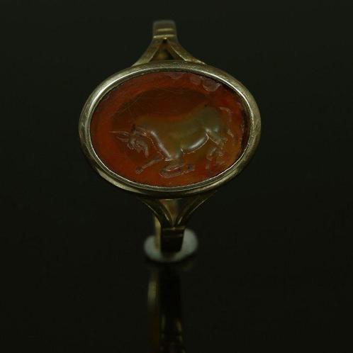 Oud-Romeins Goud, Kornalijn, 18 karaat Modieuze ring met, Verzamelen, Mineralen en Fossielen