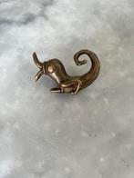 Een paar massieve messing oorbellen met aso-motief - Dayak -, Antiek en Kunst