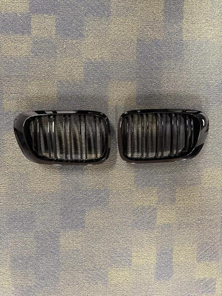 BMW E46 grillen dubbelspijls glanzend zwart – Coupé/Cabrio, Auto-onderdelen, Carrosserie, Nieuw, BMW, Voor, Ophalen of Verzenden
