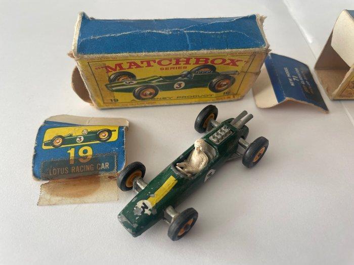 Matchbox - Modelauto (3) - Matchbox Models Including 19, Hobby en Vrije tijd, Modelauto's | 1:5 tot 1:12