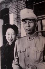 Mao’s China – Iconische propagandaportretten in zwart-wi, Collections, Verzenden, Foto of Poster