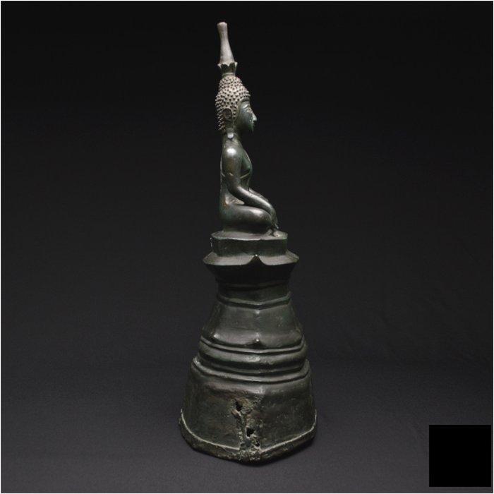 Bouddha Maravijaya en bronze à patine verte sombre et, Antiek en Kunst, Kunst | Niet-Westerse kunst