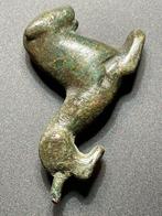 Oud-Romeins Brons Elegant gevormd zoömorfisch beeldje van, Antiek en Kunst