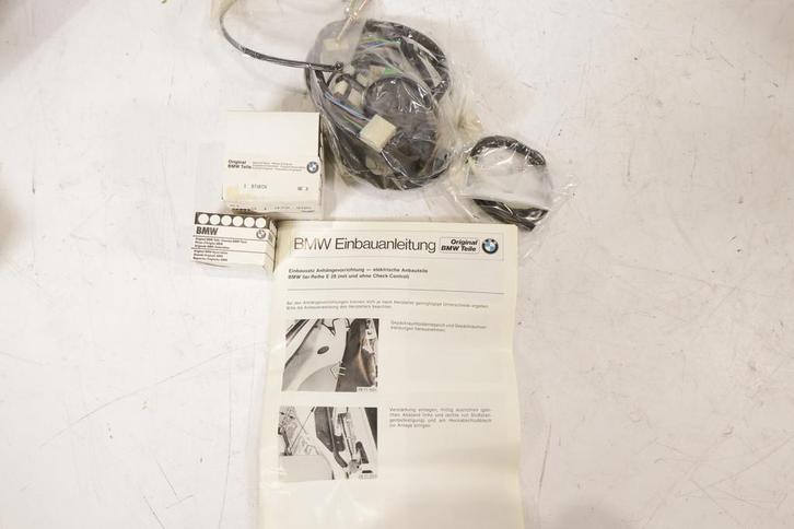 BMW E28 5 Serie OEM Trekhaak kabelset NIEUW! 71601376303, Autos : Pièces & Accessoires, Attelages, Enlèvement ou Envoi