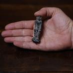 Ancien Égypte Amulette dun singe debout en train de se, Verzamelen