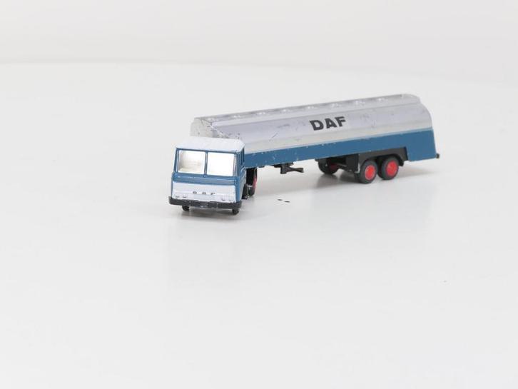 Schaal 1:50 DAF 1500 Lion Car Nr. 33-37 trekker met tanke..., Hobby en Vrije tijd, Modelauto's | 1:50, Gebruikt, Ophalen of Verzenden